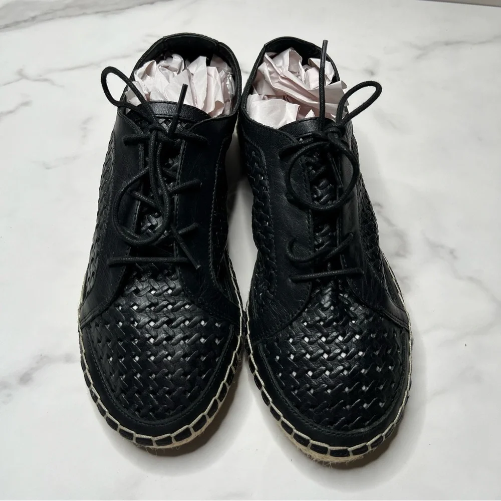 Vince Camuto Galstita Lace-Up Sneaker